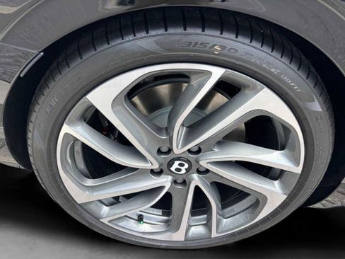 New 2025 Bentley Flying Spur Plug-In Hybrid image 30