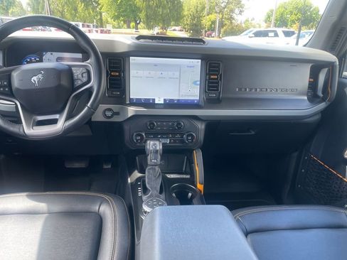 Used 2023 Ford Bronco Badlands AWD/4WD image 6