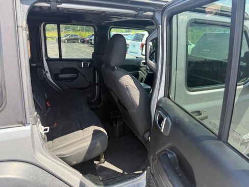 Used 2018 Jeep Wrangler Unlimited Sport S AWD/4WD image 16