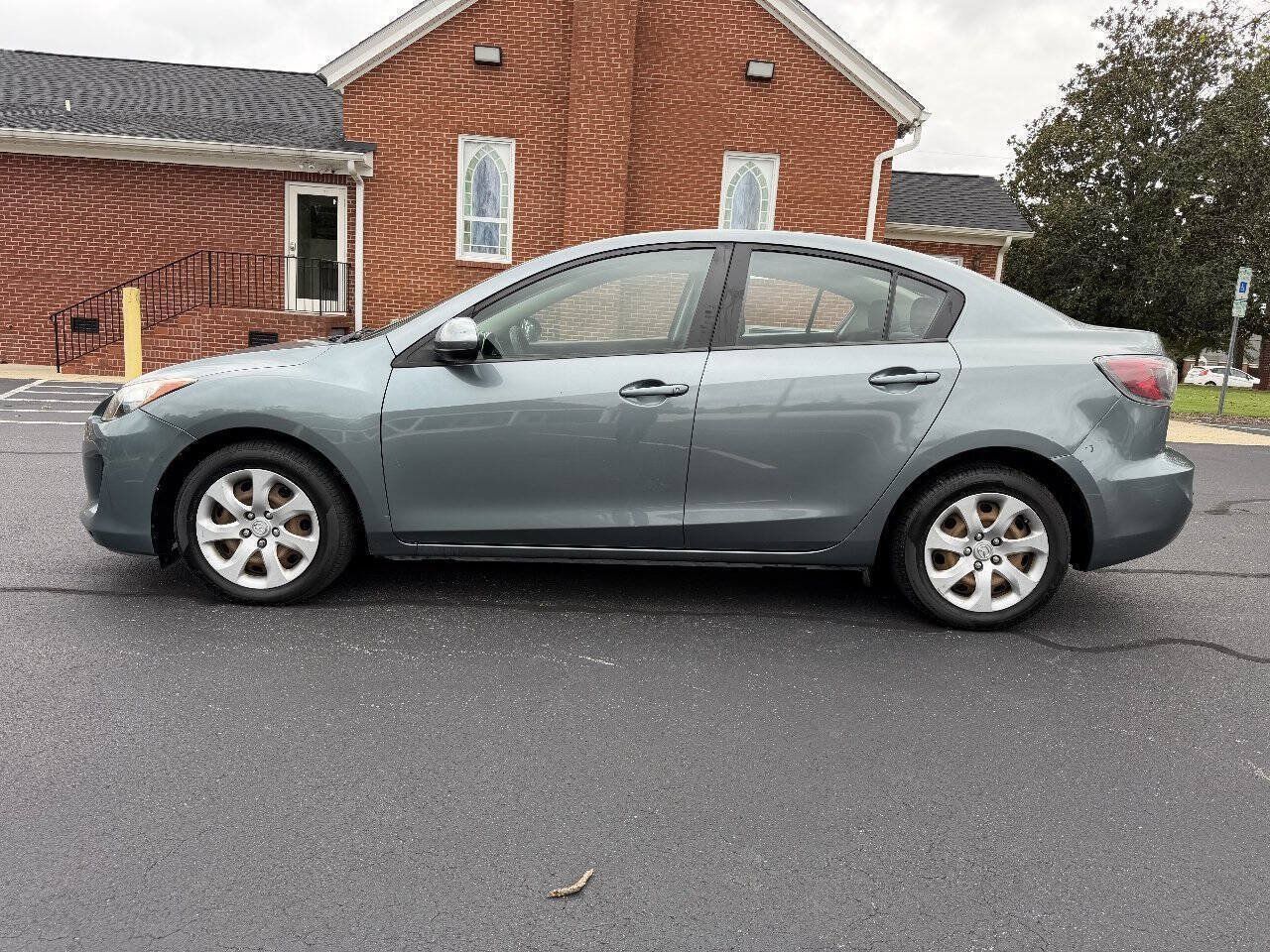 Used 2013 MAZDA MAZDA3 i Sport FWD image 8