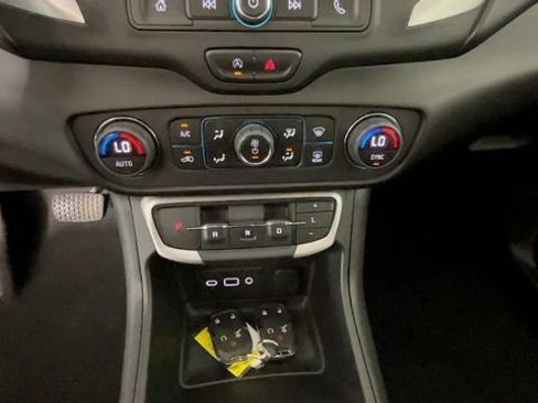 Used 2023 GMC Terrain SLE w/ Driver Convenience Package AWD/4WD image 28