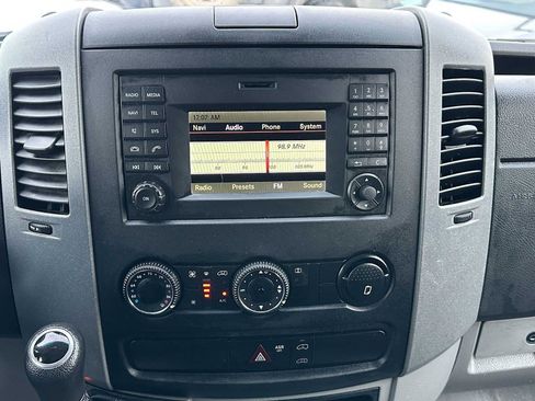 Used 2016 Freightliner Sprinter 2500 image 26