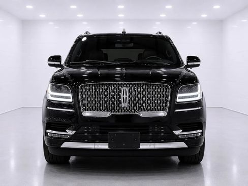 Used 2019 Lincoln Navigator Reserve AWD/4WD image 8
