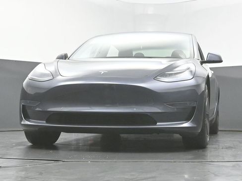 Used 2022 Tesla Model 3 Standard Range image 49