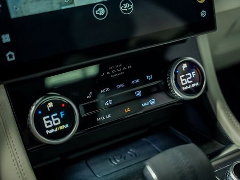 Used 2025 Jaguar F-PACE R-Dynamic S image 50