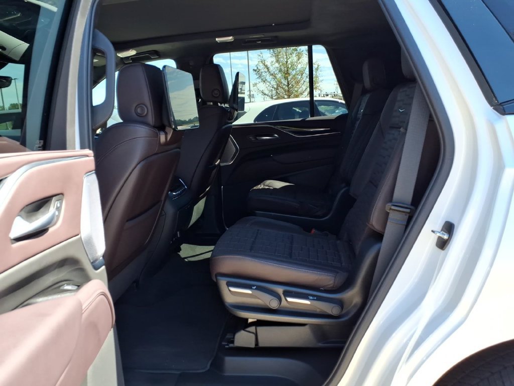 Used 2024 Cadillac Escalade Sport Platinum w/ LPO, ONYX Package AWD/4WD image 22