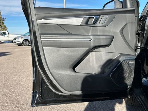 Used 2025 Buick Enclave Preferred image 27