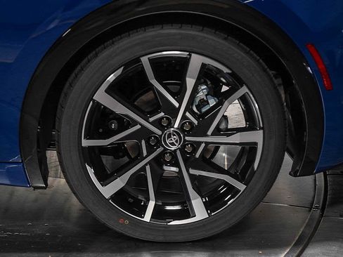 New 2026 Toyota Prius Plug-In Hybrid FWD image 11