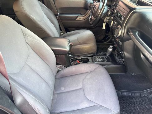 Used 2014 Jeep Wrangler Unlimited Sport w/ Quick Order Package 24S image 15