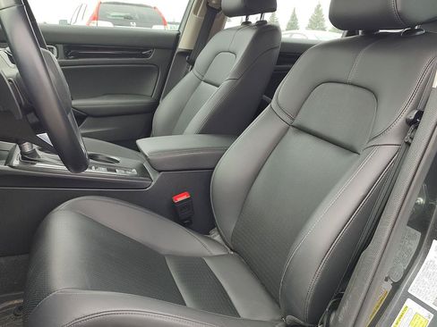 Used 2024 Honda Civic Touring image 2