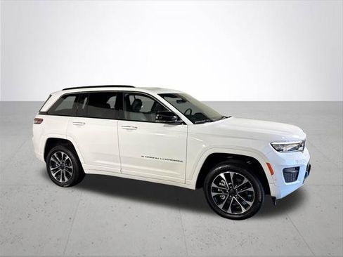 Certified 2023 Jeep Grand Cherokee Overland AWD/4WD image 5