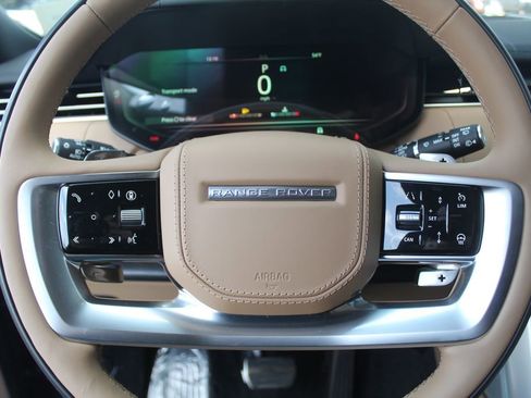New 2026 Land Rover Range Rover Long Wheelbase SE AWD/4WD image 18