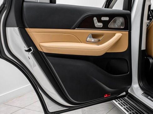 Used 2024 Mercedes-Benz GLS 580 4MATIC image 45