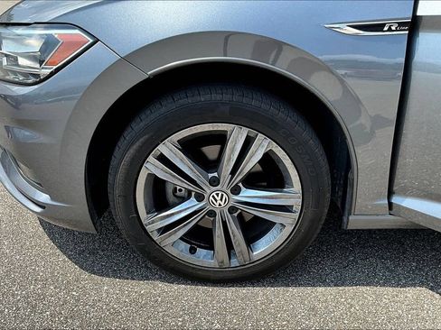 Used 2019 Volkswagen Jetta R-Line w/ R-Line Cold Weather Package FWD image 9