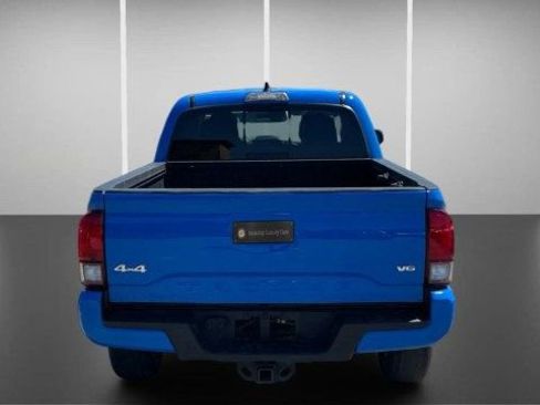 Used 2021 Toyota Tacoma SR5 w/ Technology Package AWD/4WD image 8