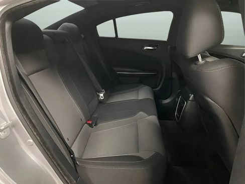 Used 2016 Dodge Charger SXT RWD image 13