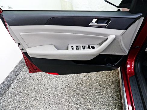 Used 2016 Hyundai Sonata Sport image 7