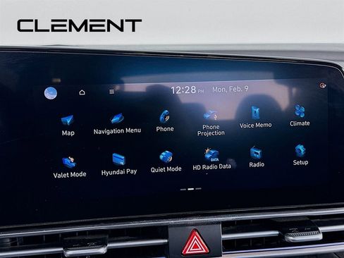 Used 2025 Hyundai Elantra SEL image 19