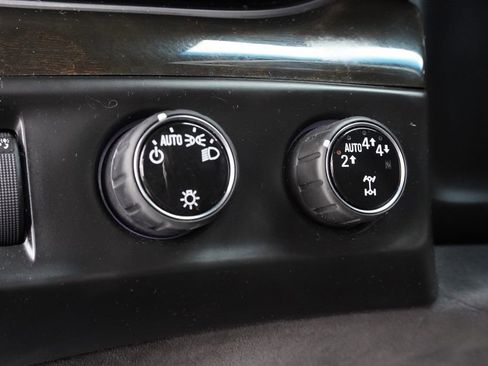 Used 2018 Cadillac Escalade Platinum image 19