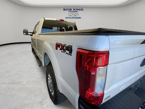 Used 2019 Ford F350 Lariat w/ Lariat Ultimate Package AWD/4WD image 31