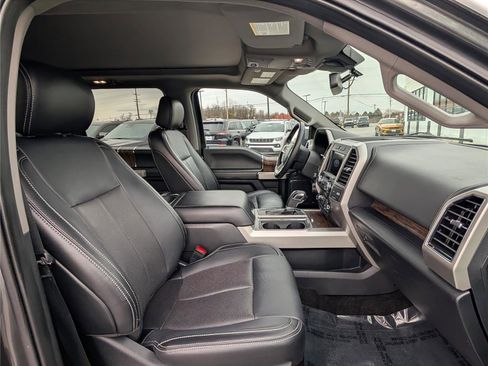 Used 2019 Ford F150 Lariat image 10