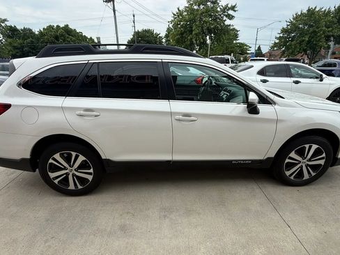 Used 2018 Subaru Outback 3.6R Limited AWD/4WD image 6