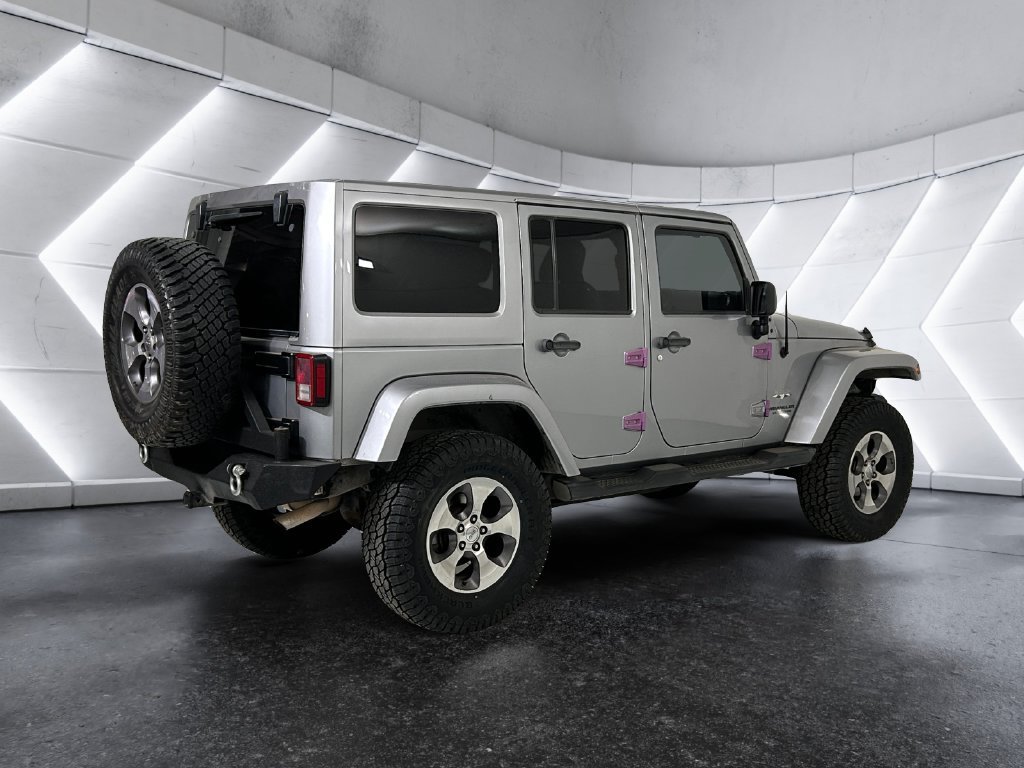 Used 2016 Jeep Wrangler Unlimited Sahara w/ Connectivity Group AWD/4WD image 4