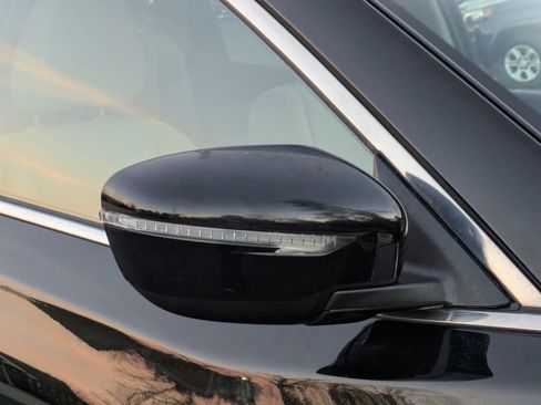 Used 2015 Nissan Rogue SV image 11