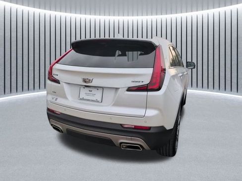 Used 2023 Cadillac XT4 Premium Luxury w/ Technology Package AWD/4WD image 6