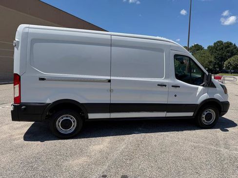 Used 2019 Ford Transit 250 148 Medium Roof RWD image 36