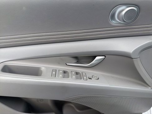 New 2025 Hyundai Elantra Sport image 13