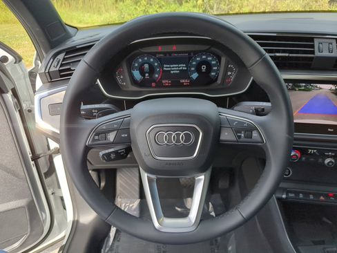 Certified 2025 Audi Q3 2.0T Premium w/ Convenience Package image 28