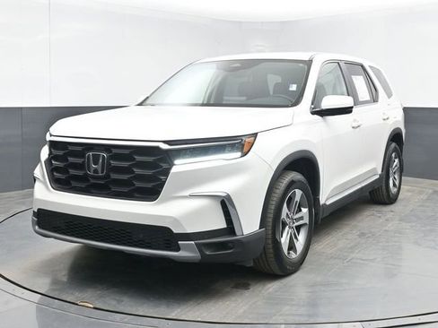 Used 2025 Honda Pilot EX-L image 10