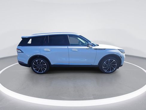 Used 2025 Lincoln Aviator Reserve w/ Illumination Package image 9