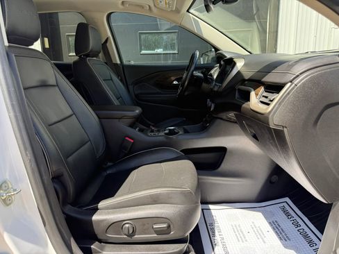 Used 2019 GMC Terrain Denali w/ Advanced Safety Package AWD/4WD image 9