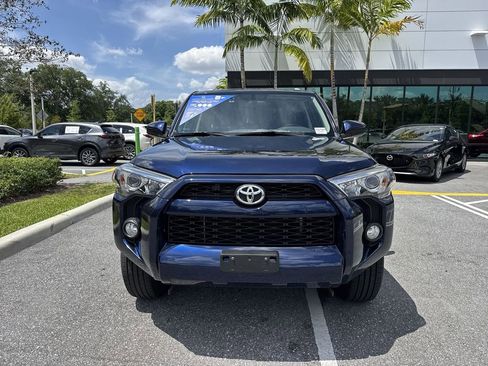Used 2018 Toyota 4Runner SR5 AWD/4WD image 29