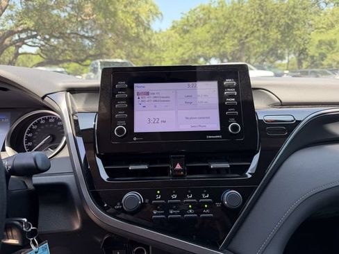 Used 2021 Toyota Camry LE FWD image 13
