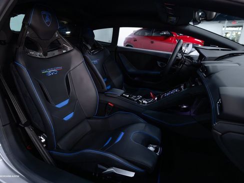 Used 2021 Lamborghini Huracan EVO image 43