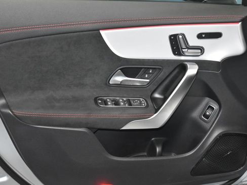 Certified 2025 Mercedes-Benz CLA 250 4MATIC image 4