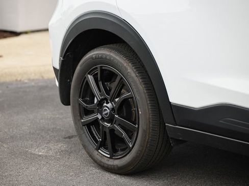 Used 2024 Nissan Kicks SV FWD image 5