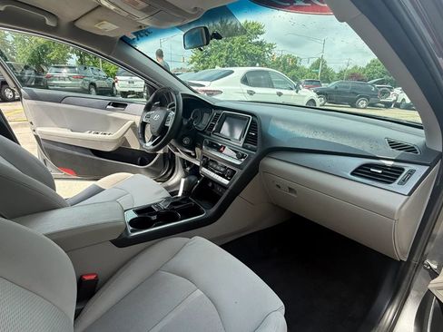 Used 2019 Hyundai Sonata SE FWD image 12