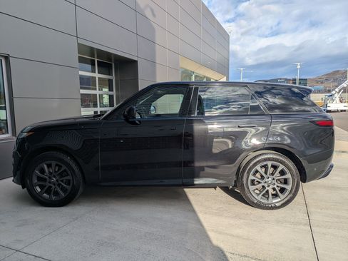 Used 2024 Land Rover Range Rover Sport Dynamic SE image 11