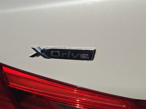 Used 2017 BMW 530i xDrive image 30