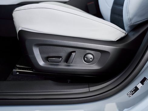 New 2026 Mitsubishi Outlander SE image 23