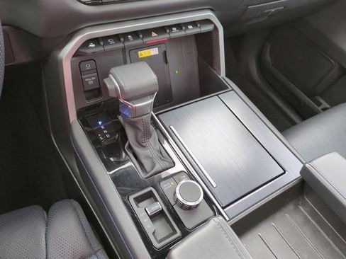 Used 2024 Toyota Tundra Platinum image 16