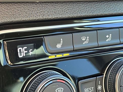 Used 2022 Volkswagen Atlas SE image 37