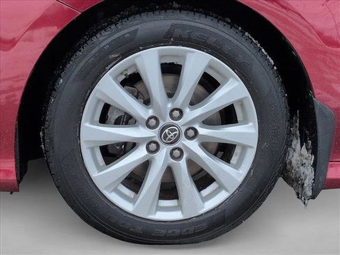 Used 2018 Toyota Camry LE image 21