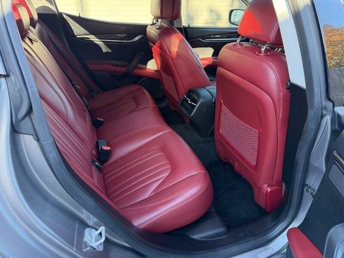 Used 2015 Maserati Ghibli image 24
