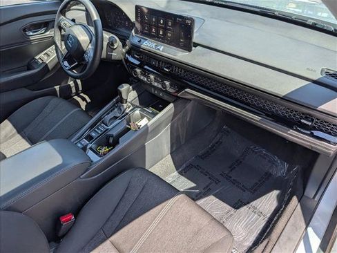 Used 2025 Honda Accord Sport image 21
