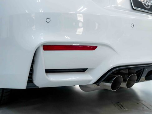 Used 2019 BMW M4 CS w/ Executive Package image 32